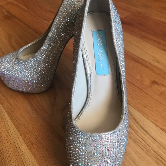 Betsey Johnson Something Blue Pumps - Picture 3 of 6